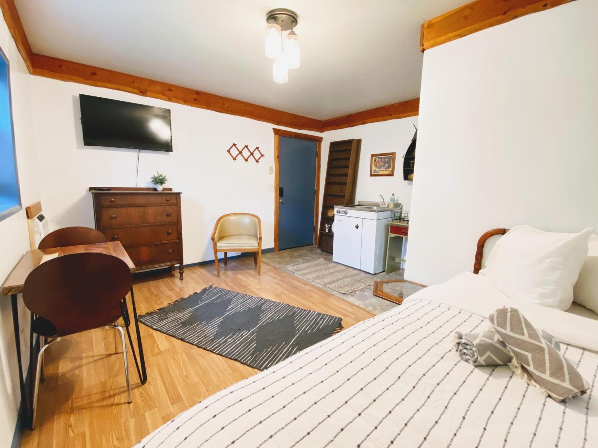Flathead Lake Resort Woods Bay Exterior foto
